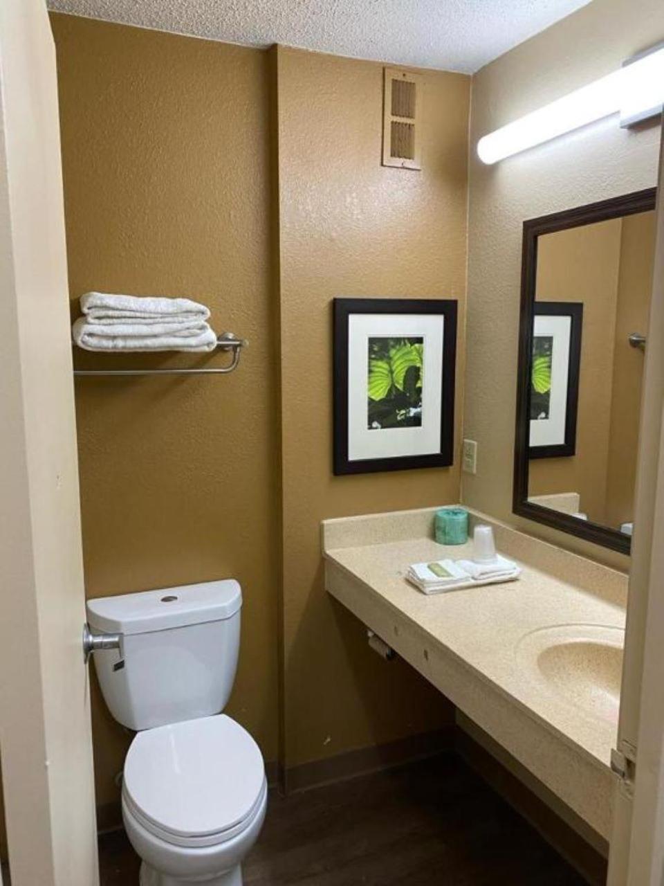 Suburban Studios Winston-Salem Near Hanes Mall Ngoại thất bức ảnh
